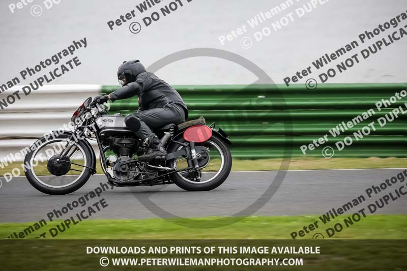 Vintage motorcycle club;eventdigitalimages;mallory park;mallory park trackday photographs;no limits trackdays;peter wileman photography;trackday digital images;trackday photos;vmcc festival 1000 bikes photographs